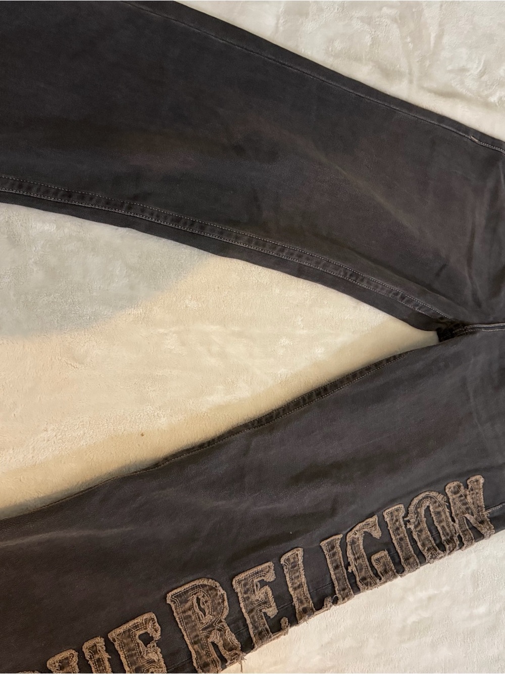 True Religion Light Blue Jeans with White Script Logo - Picture 6 of 7